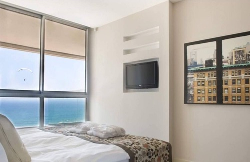 Acre Appartement | Oceanfront Deluxe Suite
