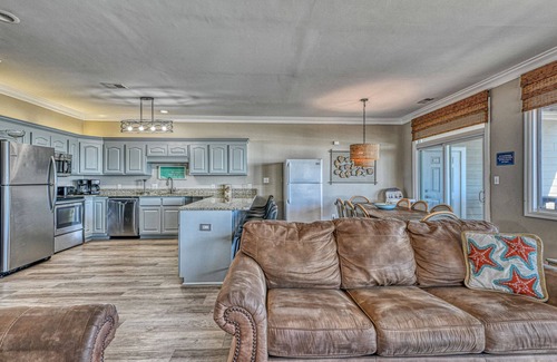 Long Bay Estates Maison | Duplex en bord de mer massif avec 6 cac / 6 ba de chaque côté; total 12 cac / 12 ba