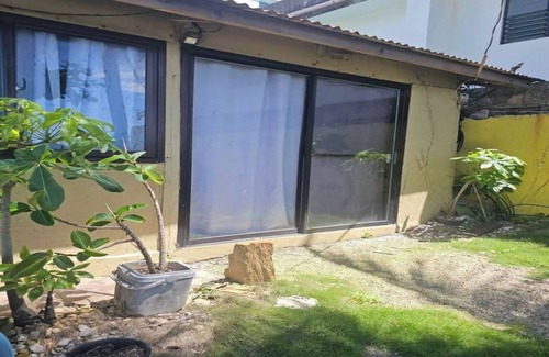 Puerto Galera Maison | Oceanfront Guest House