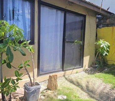 Puerto Galera Maison | Oceanfront Guest House