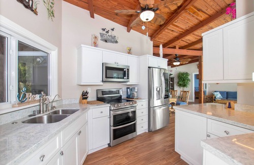 Cutthroat Harbor Estates Maison | Oceanfront Home With Large Private Deck with boat dockage