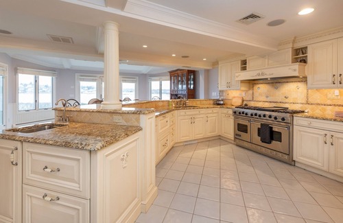 Kenyon Maison | Oceanfront House in Narragansett