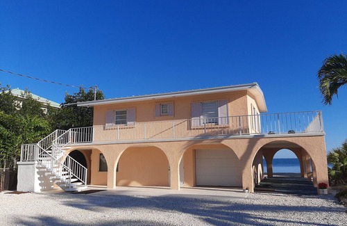 Summerland Key Maison | Oceanfront Beach House Avec Protégé Canal Dockage, B. Y. O. bateau