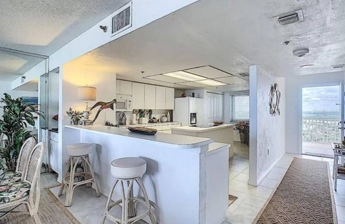 New Smyrna Beach Appartement | Oceanfront Luxury Highrise Condo-13th Floor
