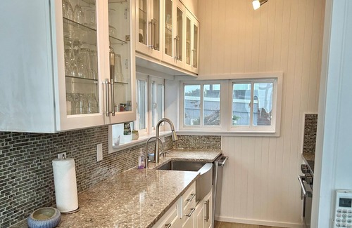 Ocean Beach Maison | OCEANFRONT Luxury 5 Bedroom house, Heated Pool, Jacuzzi. Sleeps 12