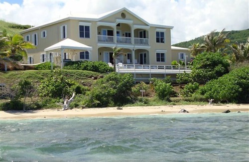 Estate Salt River Villa | OCEANFRONT LUXURY VILLA, 4900sf, 4br, 4bth, billard et salle de gym