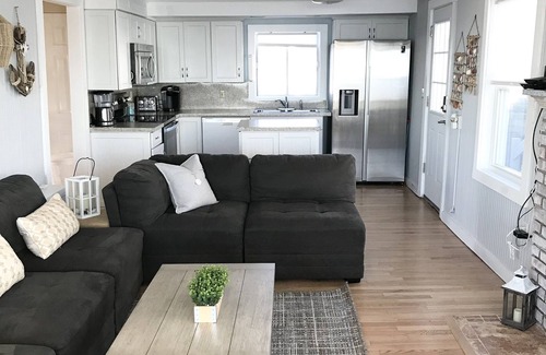Old Saybrook Maison | Oceanfront Oasis Spacious 3-Bedroom, 2-Bath Retreat for 12 Linens Included