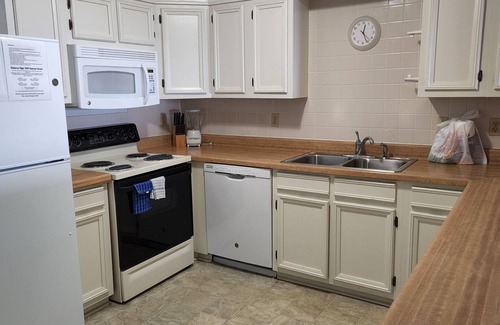 Rodanthe Copropriété | Oceanfront OBX Condo - mid-August Full Week Rental (sleeps 6)