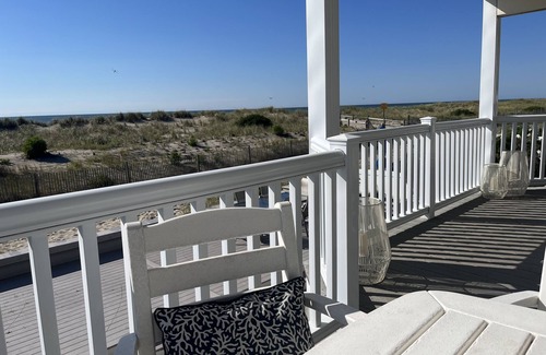 South End Maison | Oceanfront, sur la plage, des vues incroyables!, Immense pont de plage, 4 BR / 4 BA