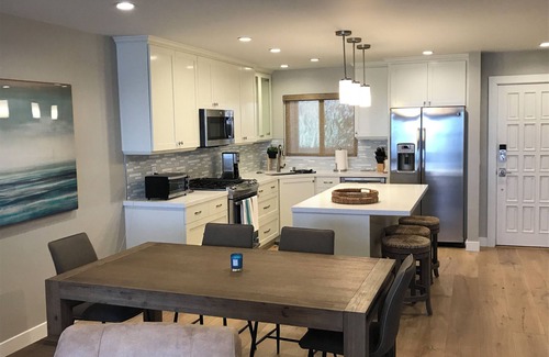 Solana Beach Copropriété | Paradis en bord de mer récemment rénové avec vue imprenable sur l'océan