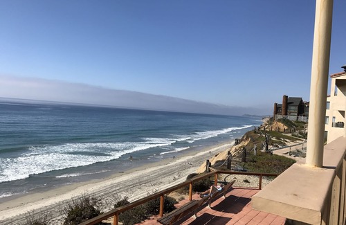 Solana Beach Copropriété | Paradis en bord de mer récemment rénové avec vue imprenable sur l'océan