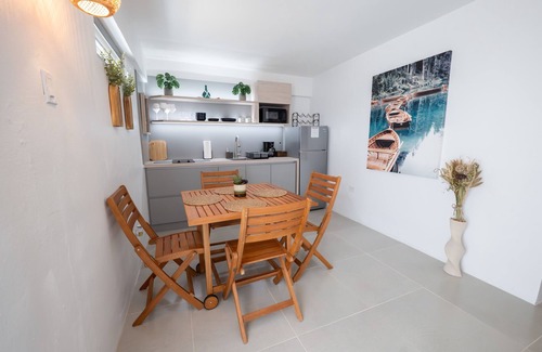 Algarrobos Appartement | Oceanfront Retreat w/Terrace, Direct access to Beach & BBQ