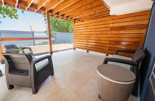 Algarrobos Appartement | Oceanfront Retreat w- Terrace, Direct access to Beach & BBQ