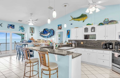 Cutthroat Harbor Estates Maison | Oceanfront Seclusion, Oceanfront with pool