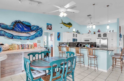 Cutthroat Harbor Estates Maison | Oceanfront Seclusion, Oceanfront with pool