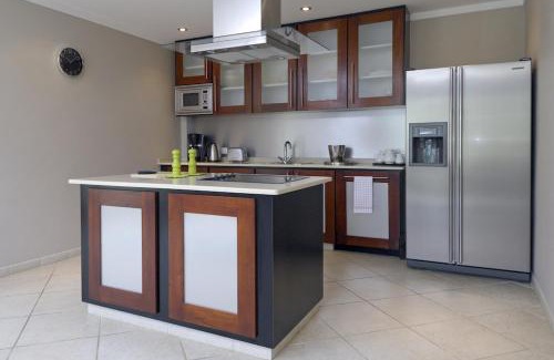 Kralendijk Appartement | Oceanfront Tarpon at Den Laman