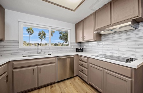 Solana Beach Copropriété | Oceanfront, dernier étage, magnifique nouveau remodelage à la plage de Solana!