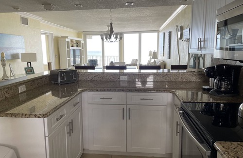 Port Orange Copropriété | Oceanfront, non-drive beach, heated pool, sport courts, gym