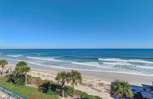 Bethune Beach Appartement | Oceanfront View Wrap Around Balcony Luxury Corner Unit Ebb Tide 401