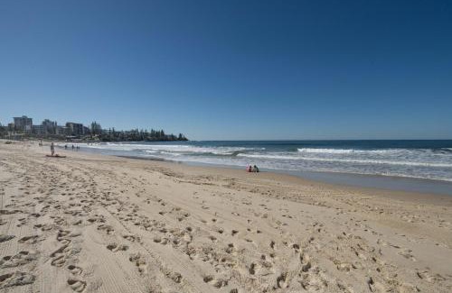 Kings Beach Appartement | Oceanfront Views at Rolling Surf Resort