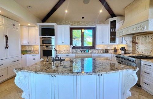 Bolongo Bay Villa | Oceanfront views! POOL - 7mins to STJ Ferry