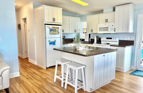 Cutthroat Harbor Estates Maison | Oceanfront w/stunning open water views and a 60-foot dock! 30 mins to Key West!