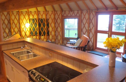 Black Creek Cottage | Oceanfront Yurt l'île de Vancouver