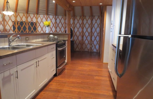Black Creek Cottage | Oceanfront Yurt l'île de Vancouver
