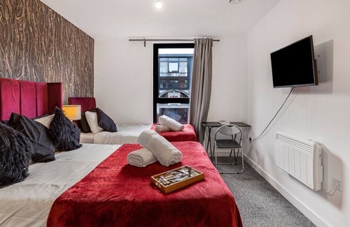 Bordesley Appartement | Oceanic Bliss: 2 BED 2 BATH + FREE PARK + Netflix