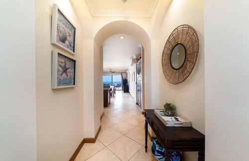 Santa Cruz Copropriété | Oceanica 825, ocean view condo, steps to the beach
