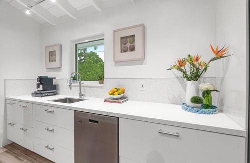 Ocean Ridge Maison | Oceans Paradise~ Private beach~ Heated pool ~Bikes