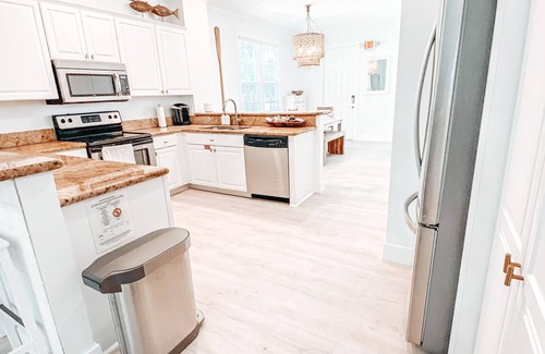 Islamorada Maison | Oceanside Getaway: Renovated Home with Boat Slip, Pool & Beach - Gated community