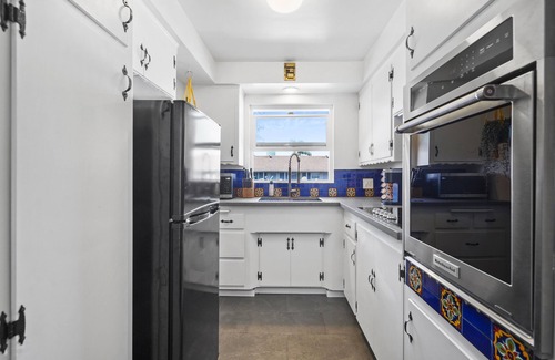 Alamitos Beach Appartement | Oceanside Hermosa, 1 Minute Walk to the Beach, Parking, Kitchen, AC, Fit 4 Guest