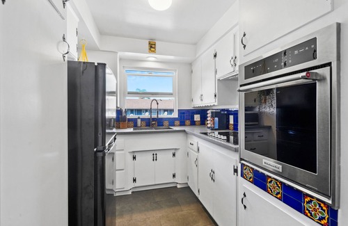 Alamitos Beach Appartement | Oceanside Hermosa, 1 Minute Walk to the Beach, Parking, Kitchen, AC, Fit 4 Guest