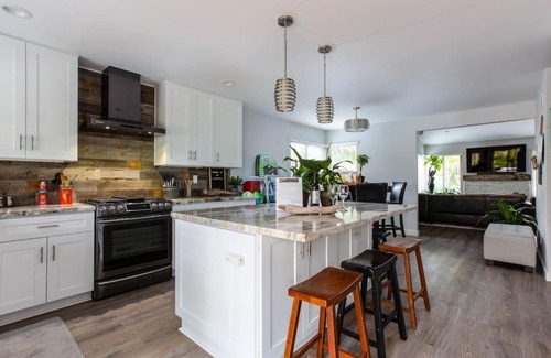 Loma Alta Maison | Oceanside Jungalow, 5 Minutes from the Beach!