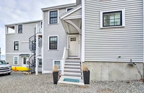 Rockport Appartement | Oceanfront and downtown Rockport 1 Bed 1 Bath apartment
