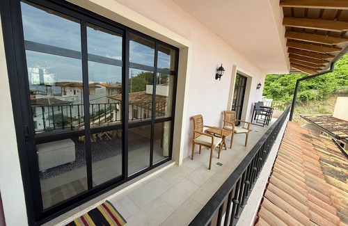 Las Catalinas Appartement | Oceanview Apt, 3BR/2BA in The Catalinas, 5 min walk to the beach, free parking