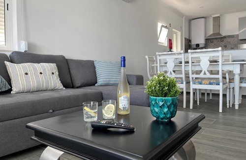 Patio Appartement | Oceanview by Charmes-B 3 bedroom apartment with beautiful ocean view