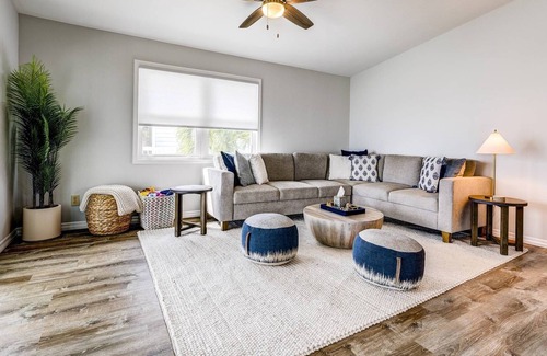 Breezeswept Beach Estates Maison | Bayview Cottage - Put Your Toes In The Sand & Live Your Island Life, Beautiful Open Water Views!