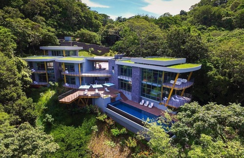 Papagayo Peninsula Maison | Available during upcoming Festive Season. Amenities you'll love.