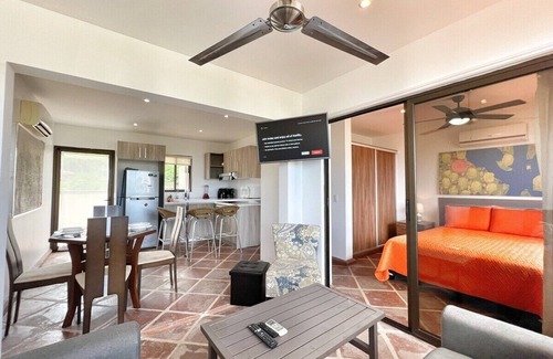 Coco Sunset Hills Copropriété | Oceanview Rooftop Patio - 5 Pools - Walk to Beach