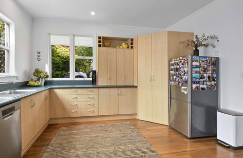 Nelson Maison | Oceanview Villa - Nelson Holiday Home, NELSON