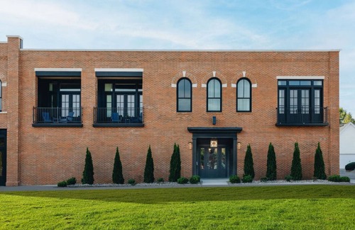 Buechel Hôtel | Odd Bird at The Purple Martin! 2 beds and 2 full baths in Norton Commons
