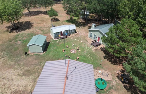 Telephone Cabine | Off Bois D'arc Lake - Main Cabin with Meeting Area, Disc Golf, Volleyball