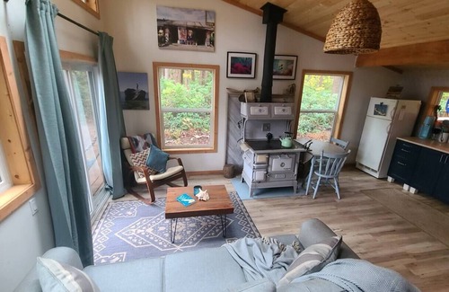 Savary Island Cabine | Off grid cabin on Savary with guest bunkee