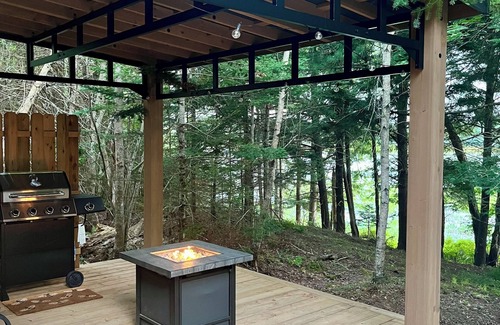 Halifax County Cabine | Off-Grid Lake Front Cabin w/Power & Wi-fi
