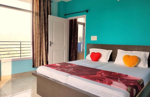Dharampur Appartement | Off-Track Apartment