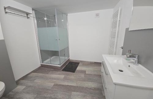 Ramstein-Miesenbach Appartement | Offbase Lodging No8