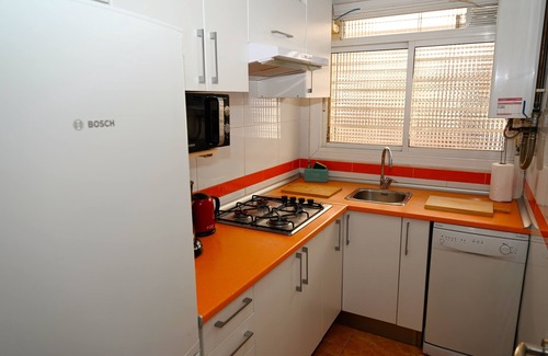 Badalona Appartement | OFFRE 4 PIÈCES, CLIMATISATION, WI-FI GRATUIT, SPACIEUSE, TRÉS CONFORTABLE, MÊTRO