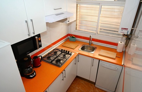 Badalona Appartement | OFFRE 4 PIÈCES, CLIMATISATION, WI-FI GRATUIT, SPACIEUSE, TRÉS CONFORTABLE, MÊTRO